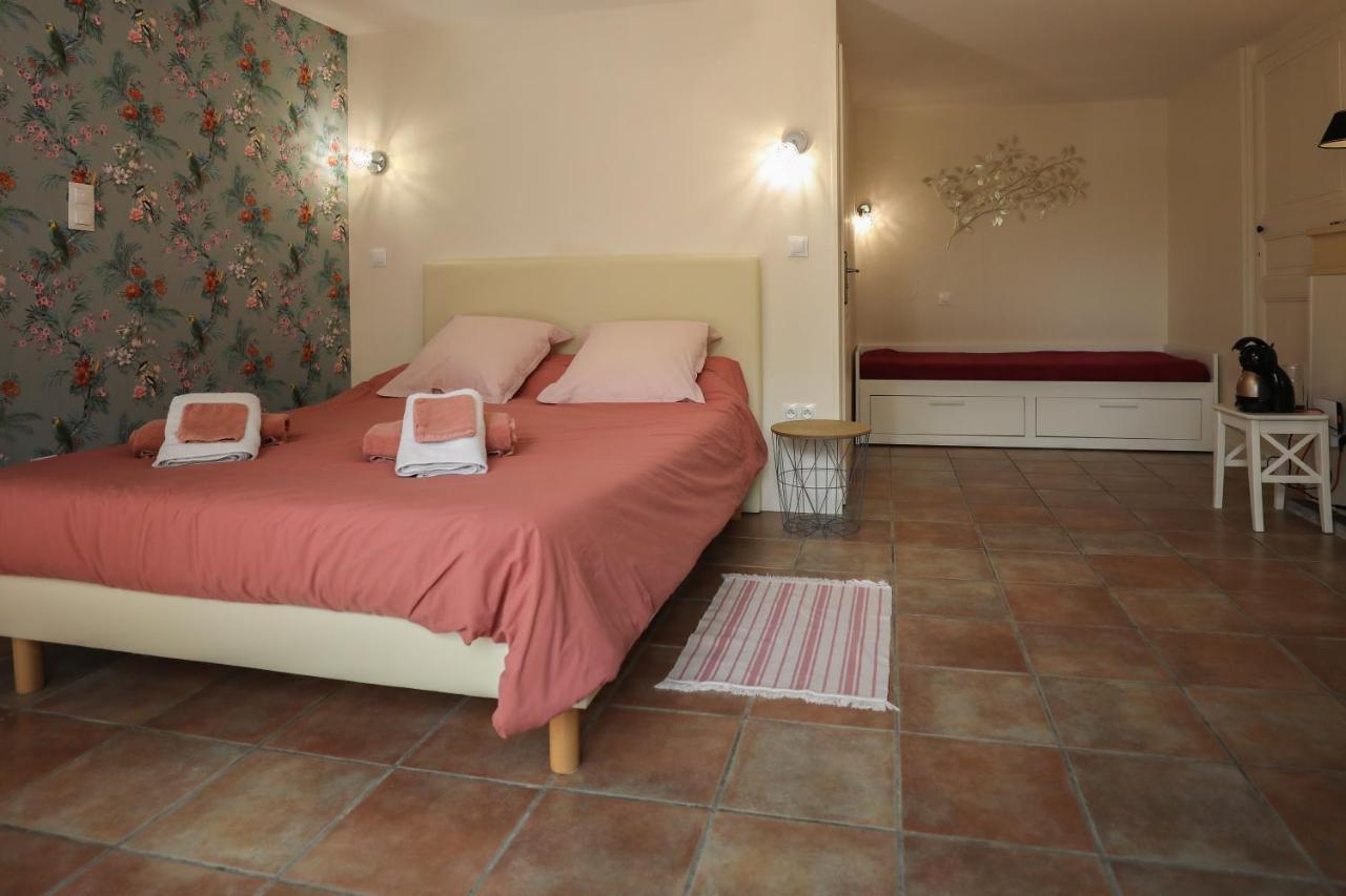 Au Pays De Jacquou : Chambre D'Hotes Et Table D'Hotes Fossemagne Екстер'єр фото